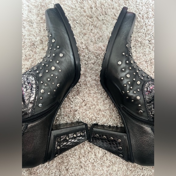 NIB Stuart Weitzman “Hillbilly” pewter metallic croc Leather studded Cowboy Boot - Picture 11 of 16